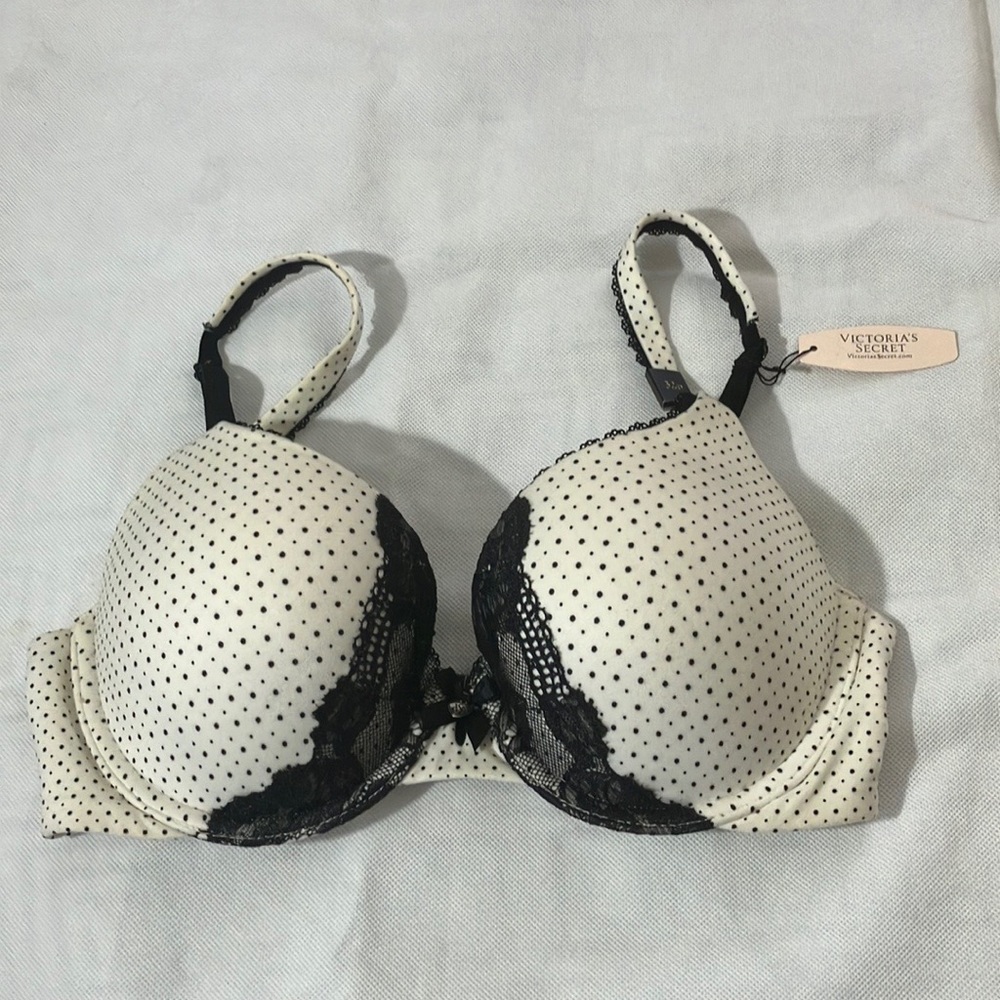 32D Victoria's Secret Cream and Black Lace Bra